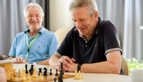 Im SeniorenNetzwerk Sülz/Klettenberg ist Schachspielen ein vergnüglicher Zeitvertreib. Foto: Roland Meurer