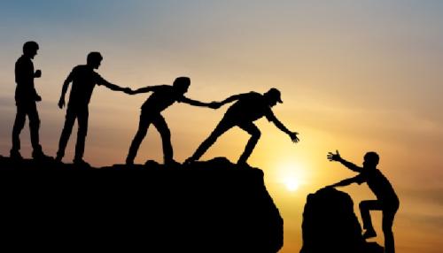 Bei Depression ist ein Netzwerk mit passgenauen Hilfsangeboten sehr wichtig. Die Studie PANAMA will für ein Auffangnetz mit individueller Unterstützung im Alter helfen. Foto: AdobeStock / Love the wind