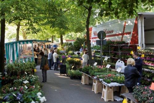 Der Riehler Wochenmarkt. Foto: Rheinisches Bildarchiv Köln / Britta Schlier