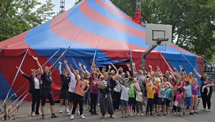 Das Mehrgenerationen-Varieté ist ein Gemeinschaftsprojekt mit vielen Mitwirkenden: Bürgerzentrum Deutz